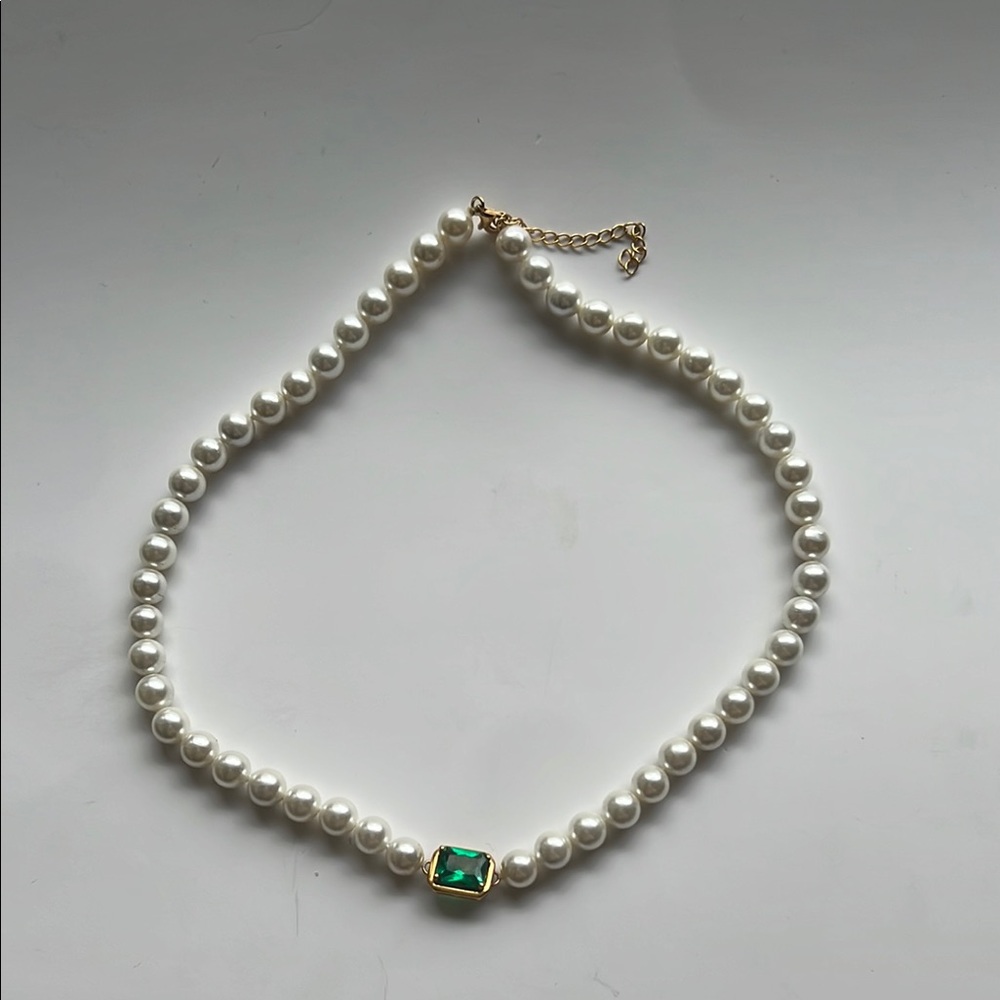 Pearl and 925 Sterling Silver Adjustable Choker Necklace Emerald Green/Cream
